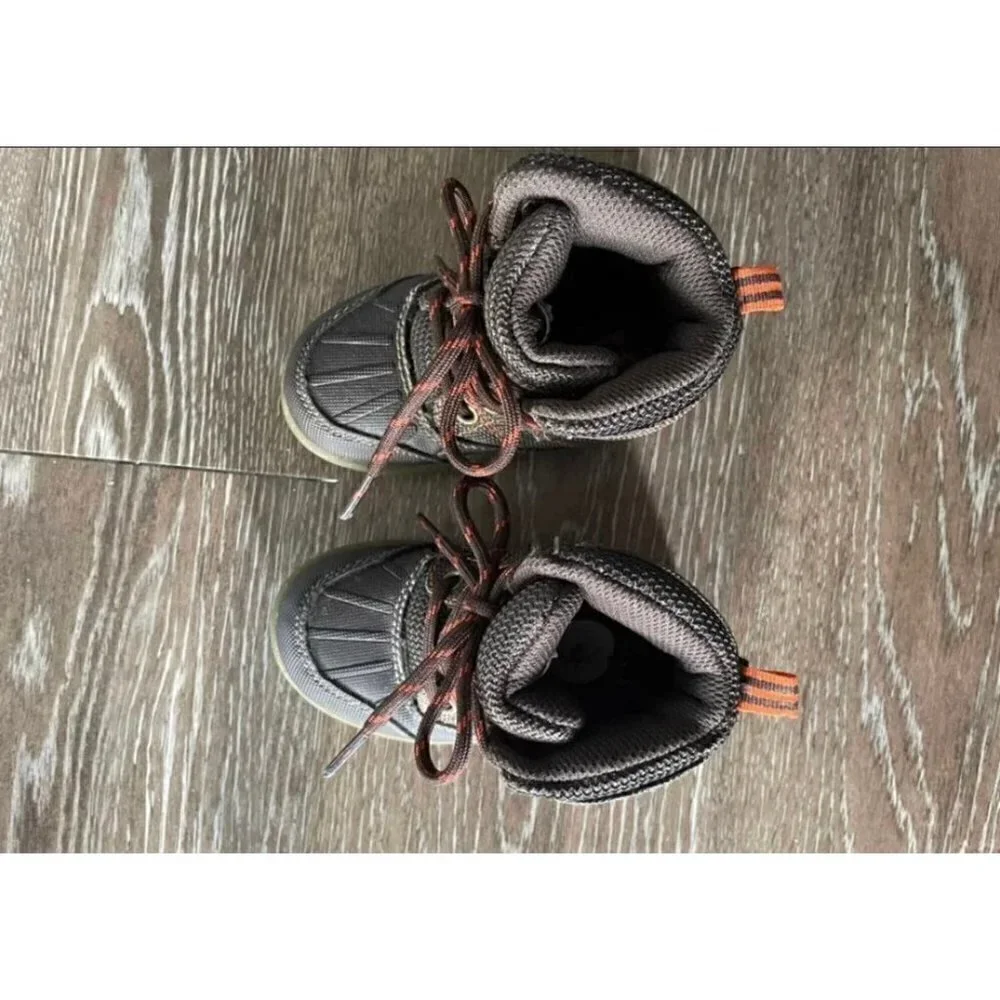 Kids boots